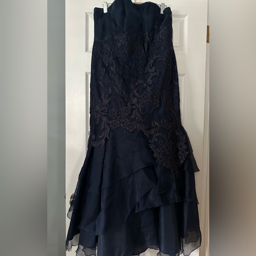 Skinz formal strapless chiffon gown
